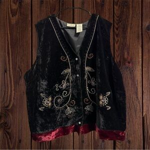 White Stag Black Velvet Women's Vest with Floral Embroidery size 26W 28W
